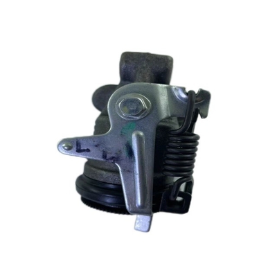 Voor-linkse voorremtakpomp voor QINGLING ISUZU 700P 4HK1 Sterk ijzeren component
